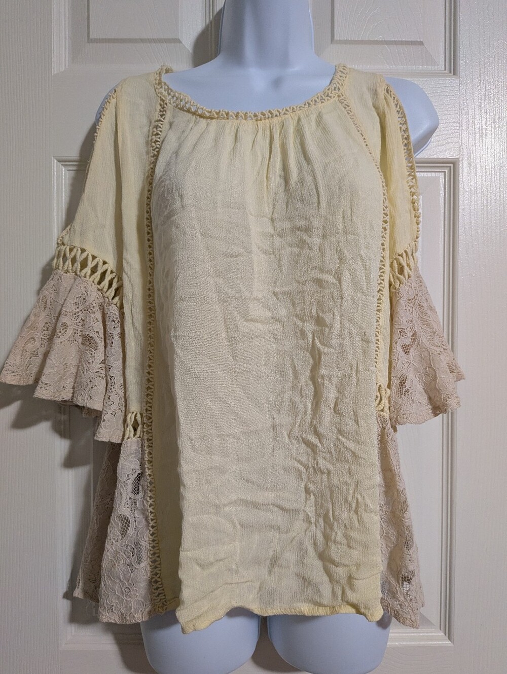 Umgee Small Butter Yellow Lace Boho Peasant Flowy Top